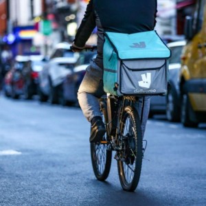 deliveroo-sinks-31-percent-in-setback-to-london-effort-to-lure-ipos