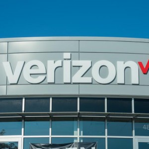 Verizon Selling AOL, Yahoo To Apollo Global Management