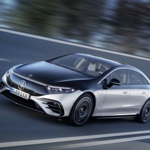 mercedes-eqs-this-luxury-electric-vehicle-is-a-massage-parlour-and-more