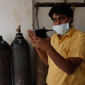 COVID-19: Police Raid Indian hospital And Accuse Doctors Of Hoarding Much Needed Oxygen Supplies