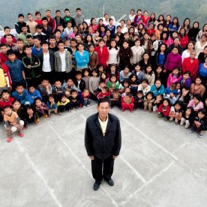 the-head-of-the-worlds-biggest-family-has-died-at-age-76