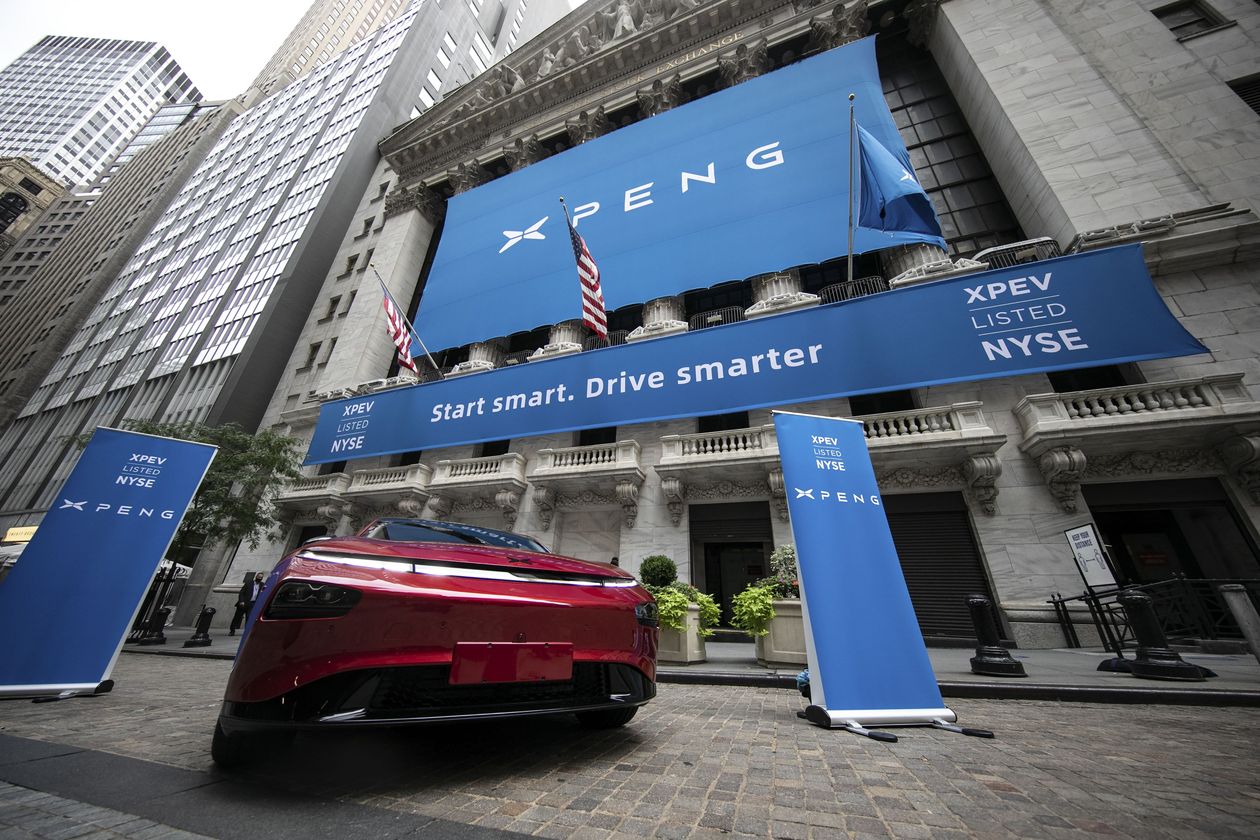 Chinese EV Maker XPeng Makes Debut in Hong Kong