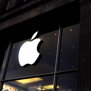 apple-delays-recalling-staff-to-the-office-until-2022