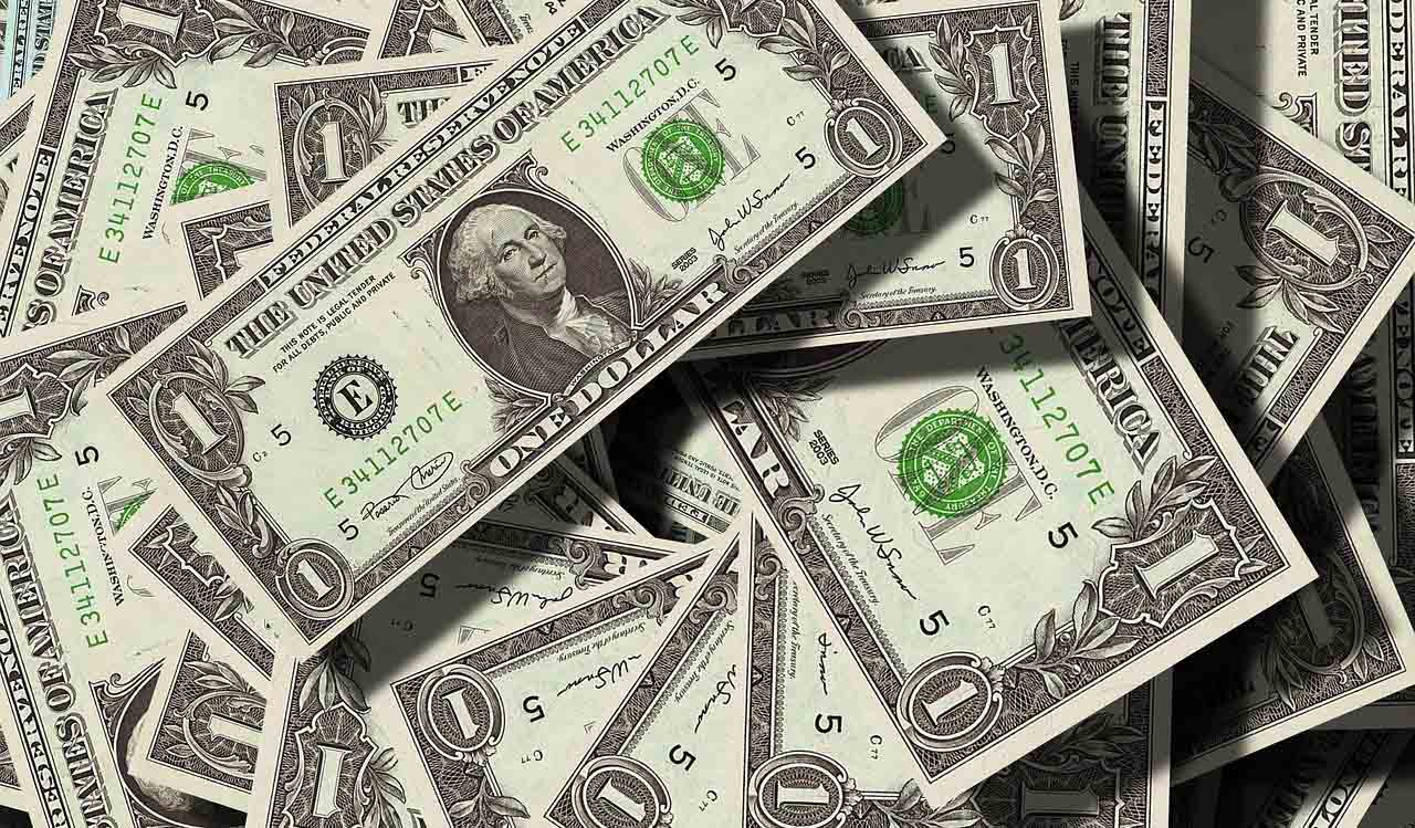 Anderson Cooper: Why ‘I Don’t Believe In Passing On Huge Amounts Of Money’ To My Son