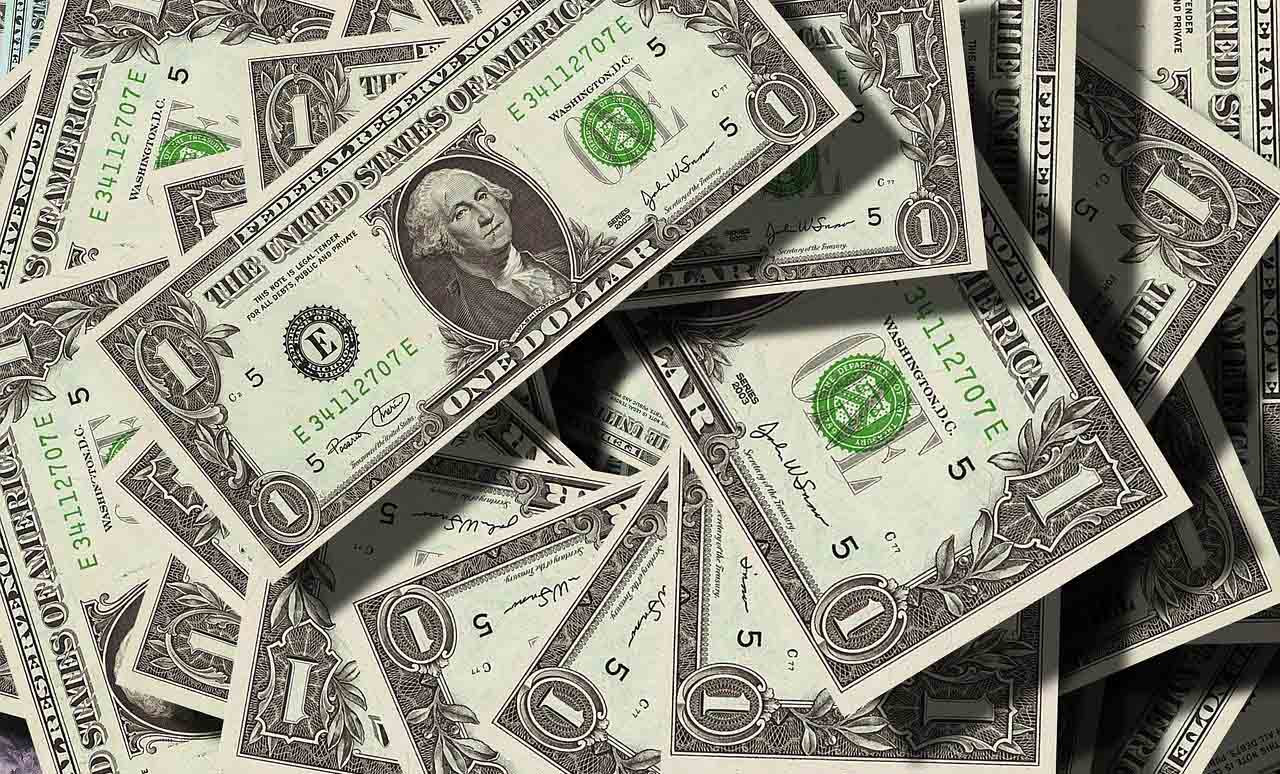 ‘Future Of Money’ Economist Says The End Of Cash Is Coming—Here’s What Could Replace It