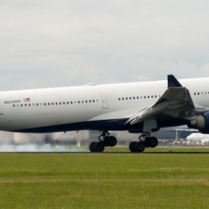 delta-plane-emergency-landing-yet-another-passenger-assault-against-flight-attendants