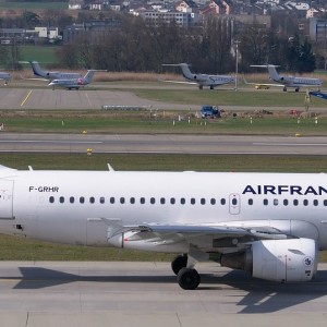 air-france-klm-redeems-500-million-ln-euros-worth-of-debts-and-may-raise-new-equity