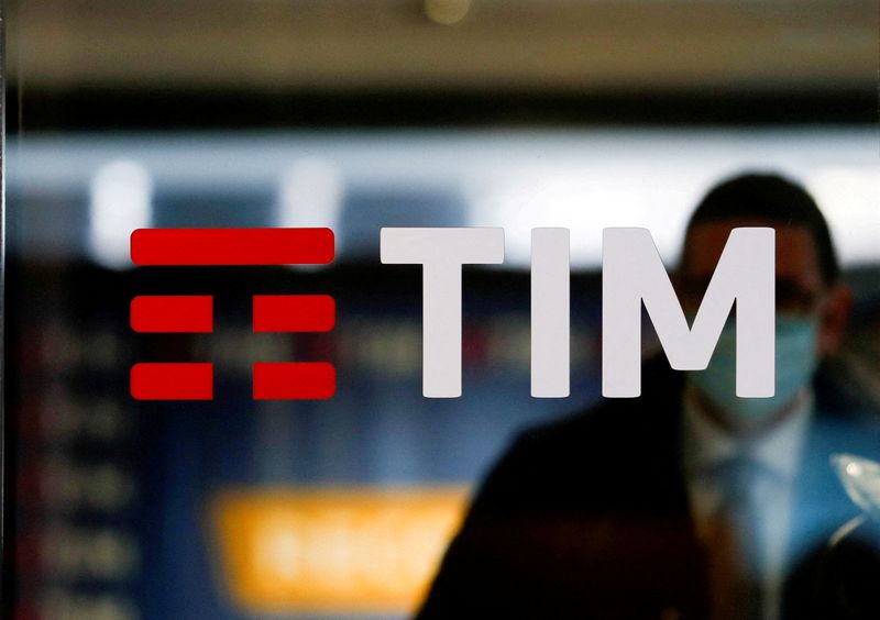 Telecom Italia CEO Luigi Gubitosi Steps Down