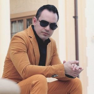 feel-more-confident-with-these-5-psychological-tricks