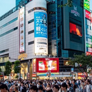 japans-economy-rebounds-on-solid-spending-omicron-clouds-outlook
