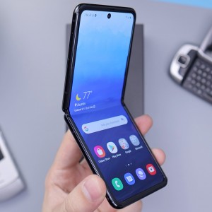 are-folding-phones-going-mainstream-apple-might-have-one-in-the-works