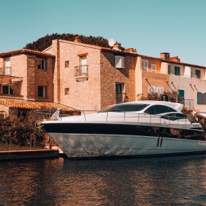 russian-oligarch-abramovichs-two-superyachts-worth-a-combined-1-billion-are-escaping-sanctions