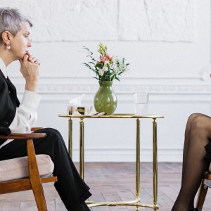 3-phrases-bosses-use-when-they-want-to-fire-you-quieter-in-real-life-than-on-tv