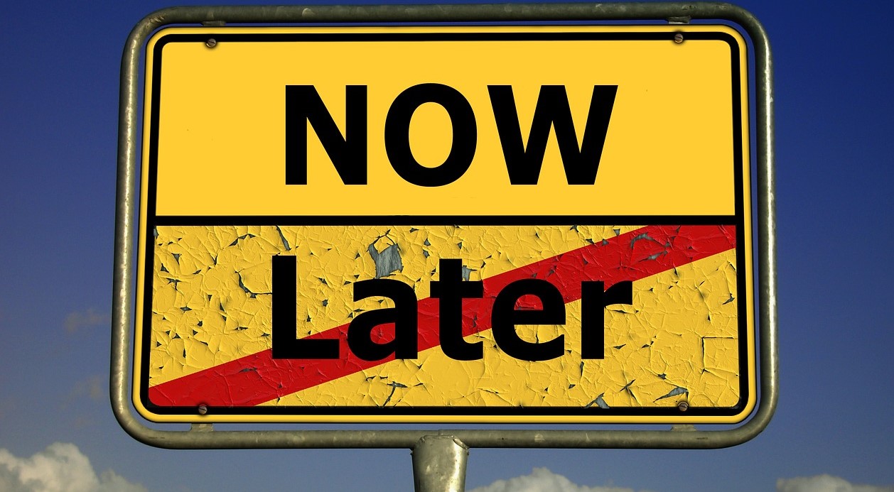 Procrastination: A  Clog In The Wheel Of Your  Business and Career Progress