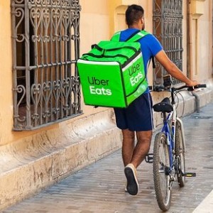 Uber CEO Tells Staff Company Will Cut Down On Costs, Treat Hiring As A ‘Privilege