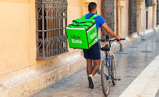 Uber CEO Tells Staff Company Will Cut Down On Costs, Treat Hiring As A ‘Privilege