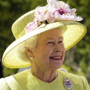 queen-elizabeth-opens-the-new-london-elizabeth-train-station-a-fresh-boost-to-public-transportation