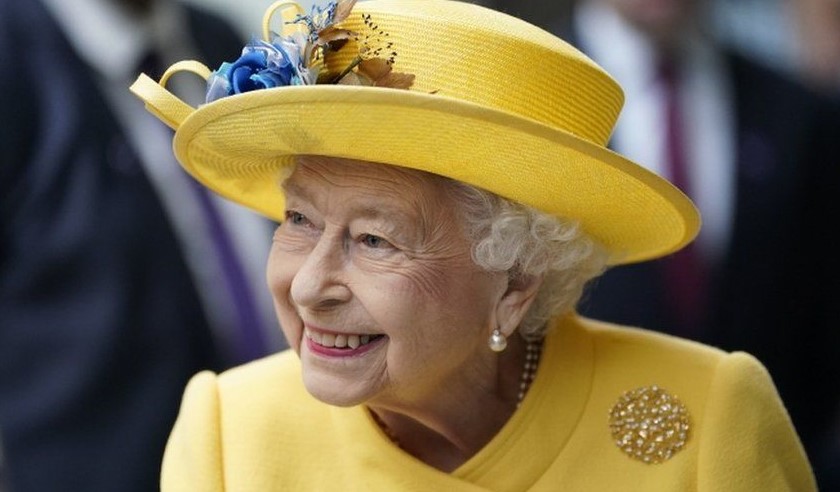 Queen Elizabeth: 'Humbled And Deeply Touched As Crowds Of Royal Fans Cheered Her Jubilee Celebration
