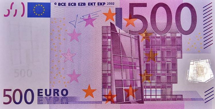 Euro Edges Higher With Focus On ECB, Dollar Retreats