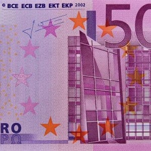 Euro Edges Higher With Focus On ECB, Dollar Retreats