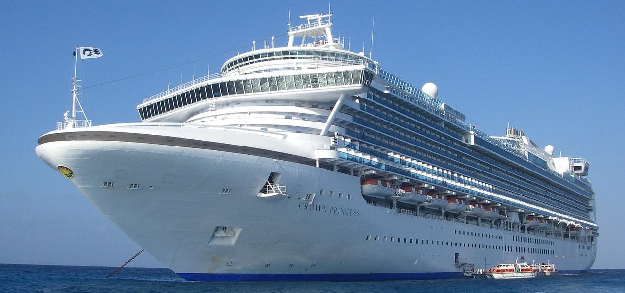 World’s Largest Hybrid Ship  Runs On Gas And Batteries : Set To Cruise Between Britain And France