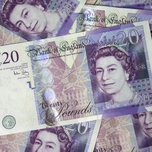Mortgage Lenders Halt Some Deals After Pound Falls