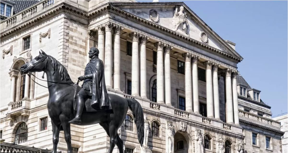 Government Is Undercutting UK Institutions, Says Former Bank Governor