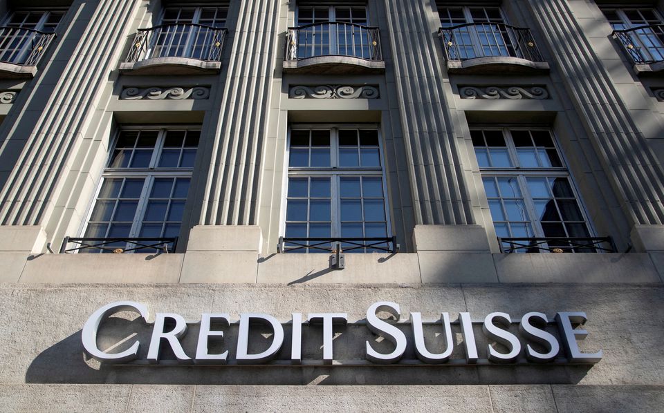 Credit Suisse Shares Fall Around 10% In Early Trading