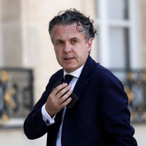 french-government-favours-raising-taxes-on-private-jets-minister