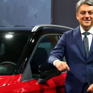 Renault CEO Seeks Partner On Hybrids To Bring Scale, Cut Costs