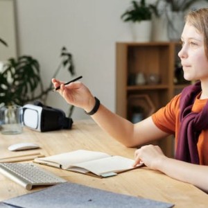 4 Benefits of Online Business Courses