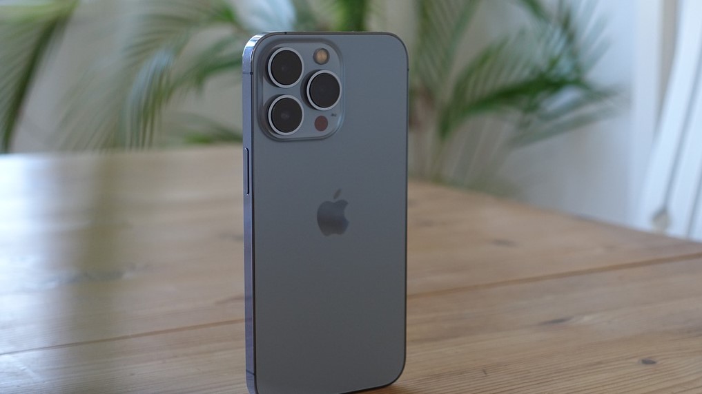 Apple Adds Pegatron As New iPhone 14 Supplier In India