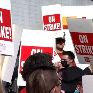 breaking-around-100000-civil-servants-vote-for-strike-action