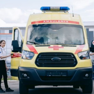uk-to-send-24-ambulances-to-ukraine