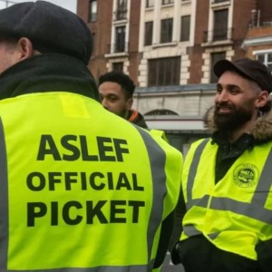 Train Drivers Offered Pay Rise In Bid To End Strikes