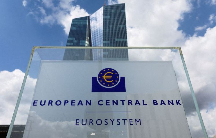 ECB Sees 'Very Strong' Wage Growth Ahead In Next Few Quarters