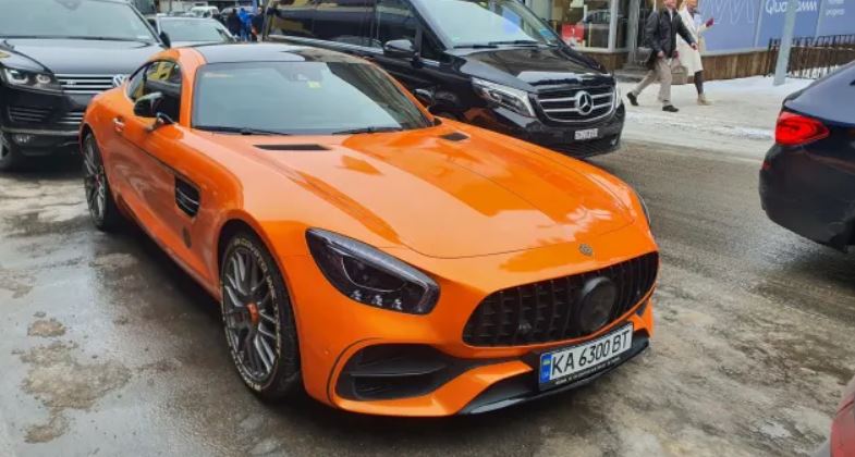 $1.4 Trillion Wipeout Hits Crypto Industry At Davos, Save A Lone Flashy Orange Bitcoin Car