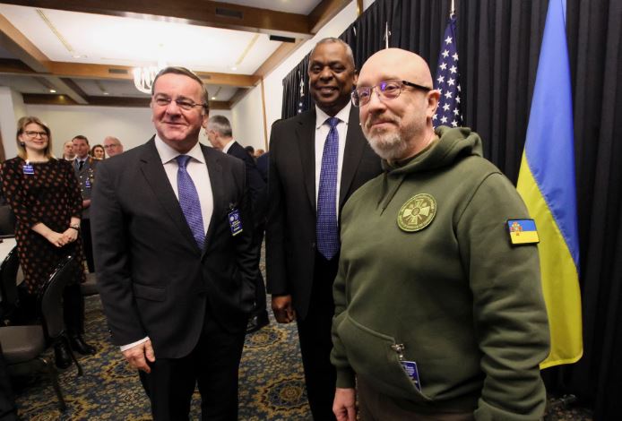 U.S. Officials Advise Ukraine To Wait On Offensive, Official Says