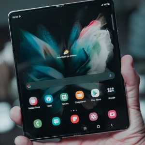 Chinese Companies Launch Foldable Smartphones To Challenge Samsung