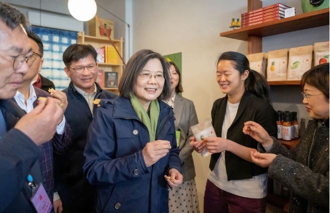 China Warns US House Speaker Not To Meet Taiwan President