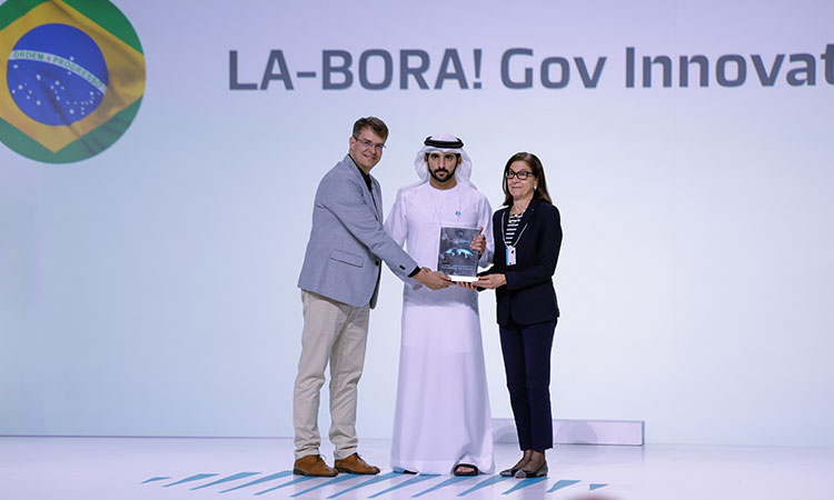 Theyab bin Mohamed awards Global Government Excellence Award winners at WGS 2024's end.