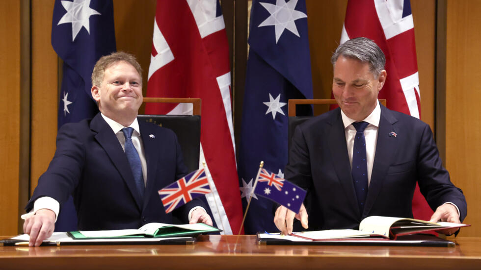 Australia, UK to boost defence cooperation