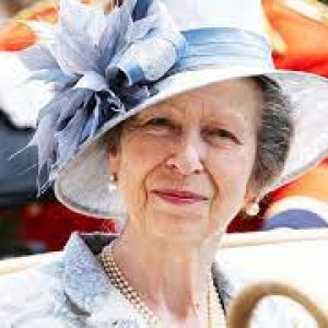 breaking-princess-anne-in-hospital-with-minor-injuries-and-concussion-after-incident