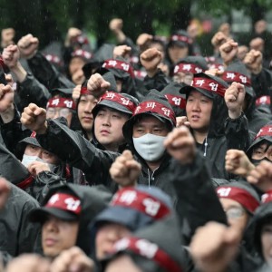 Samsung workers declare an indefinite strike to campaign for better pay and leave policies