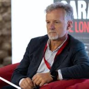 award-winning-british-photojournalist-stabbed-to-death-by-his-son