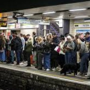 Delays Hamper Travel across Tube and Overground in London