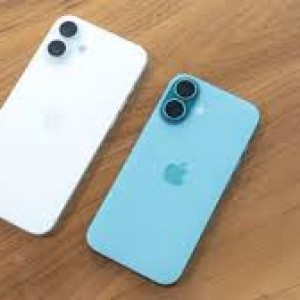 russians-flock-to-apple-stores-in-hong-kong-to-buy-iphone-16