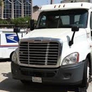 US Suspends Incoming Parcels from China, Threatening Shein and Temu's Business Model